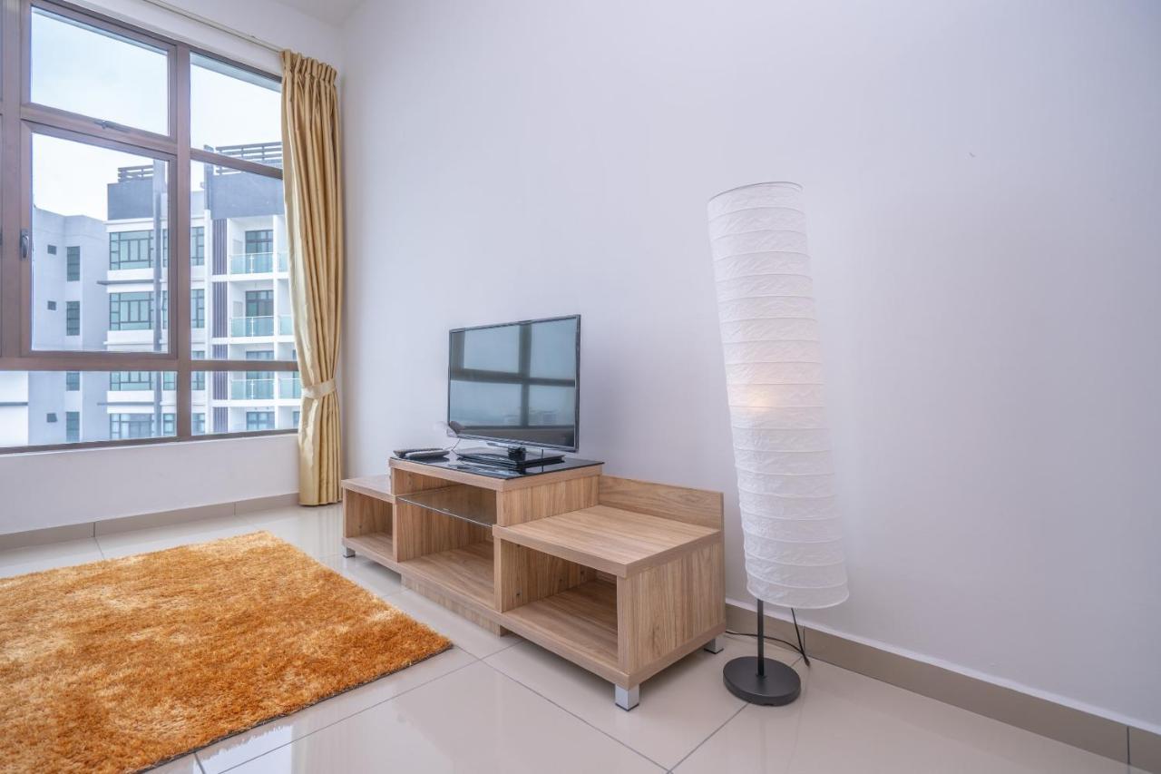 Hotel Oyo 90450 D' Summit 1bhk Yml 2128 2*