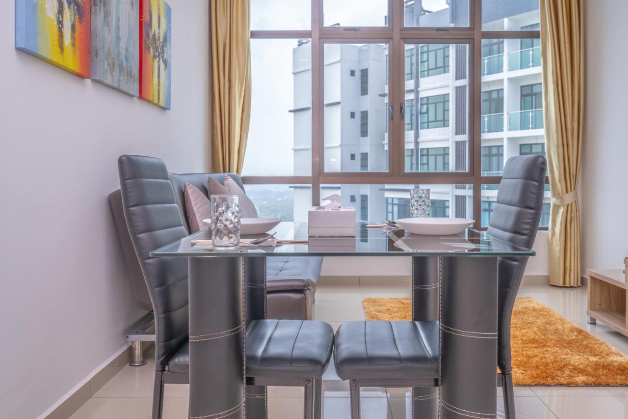 Oyo 90450 D' Summit 1bhk Yml 2128 2* Johor Bahru