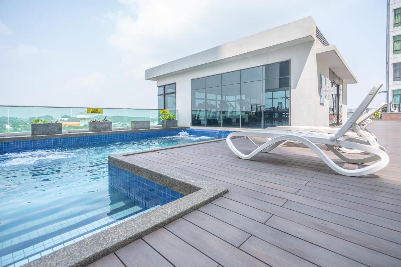 Hotel Oyo 90450 D' Summit 1bhk Yml 2128 2*